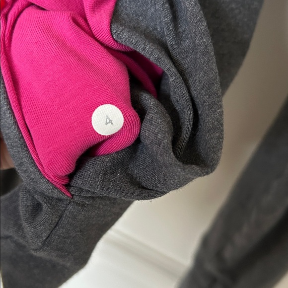 LULULEMON SWAY Jacket - Picture 5 of 7